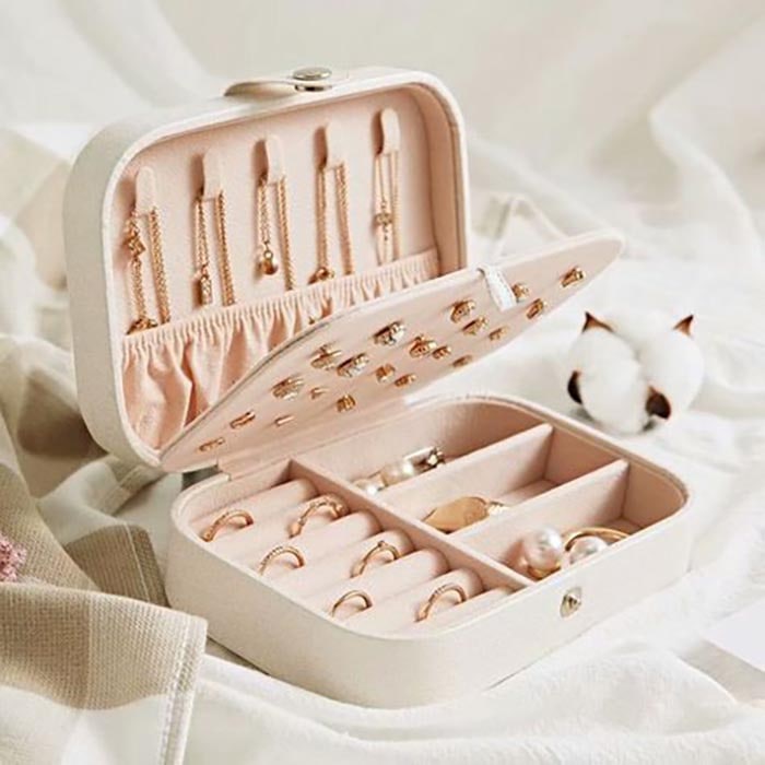 Travel Jewelry Case For Bff On Valentine'S Day. Pinterest Photo