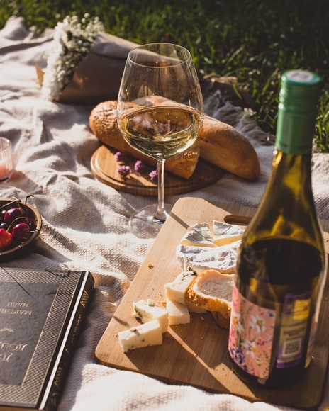 Wine subscription - Best wedding gift ideas for daughter