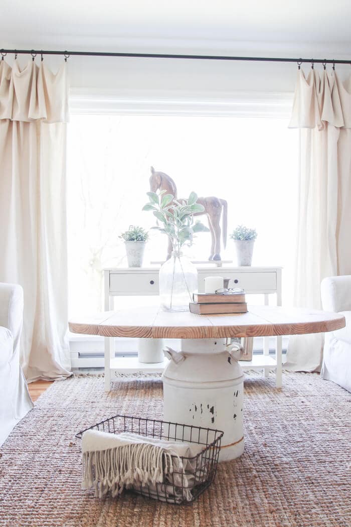 60+ Best Farmhouse Living Room Decor Ideas You Should Know 152 Farmhouse Living Room Decor Ideas