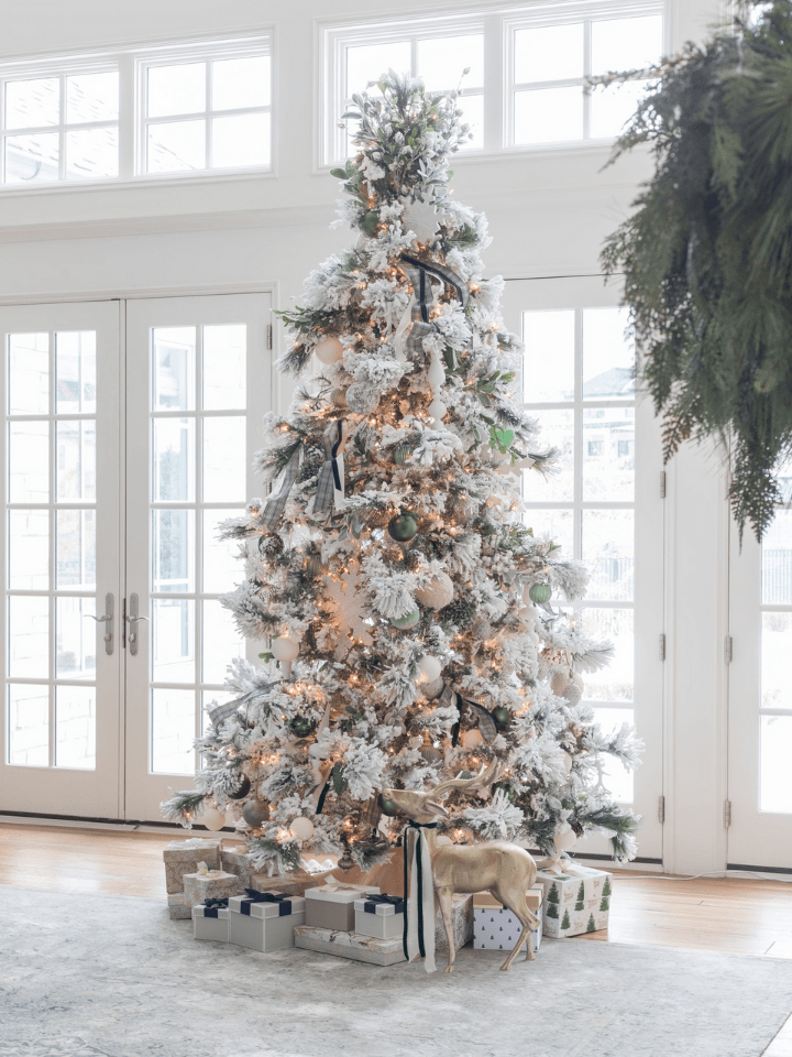 White christmas tree decorations