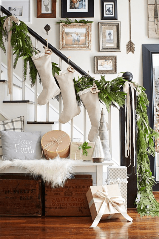 farmhouse christmas decor for staircase