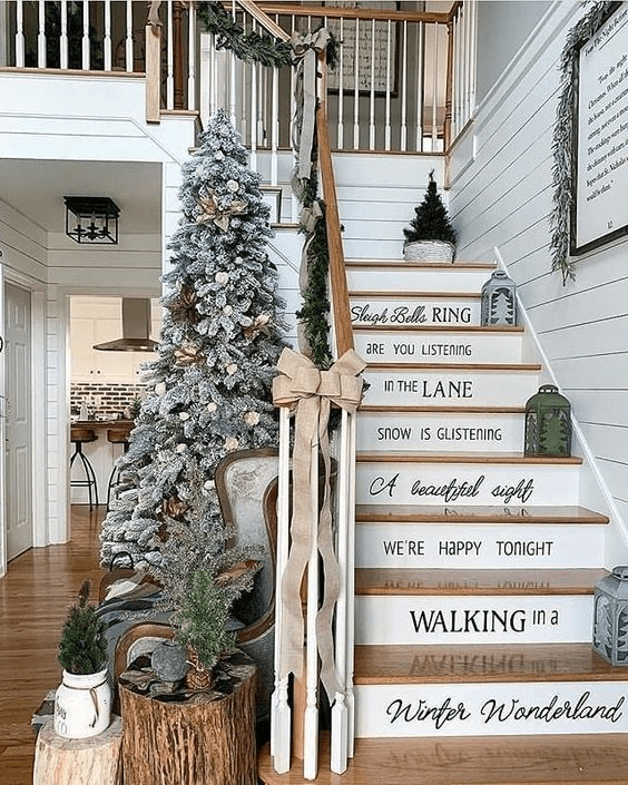 Lovely Farmhouse Christmas Decor