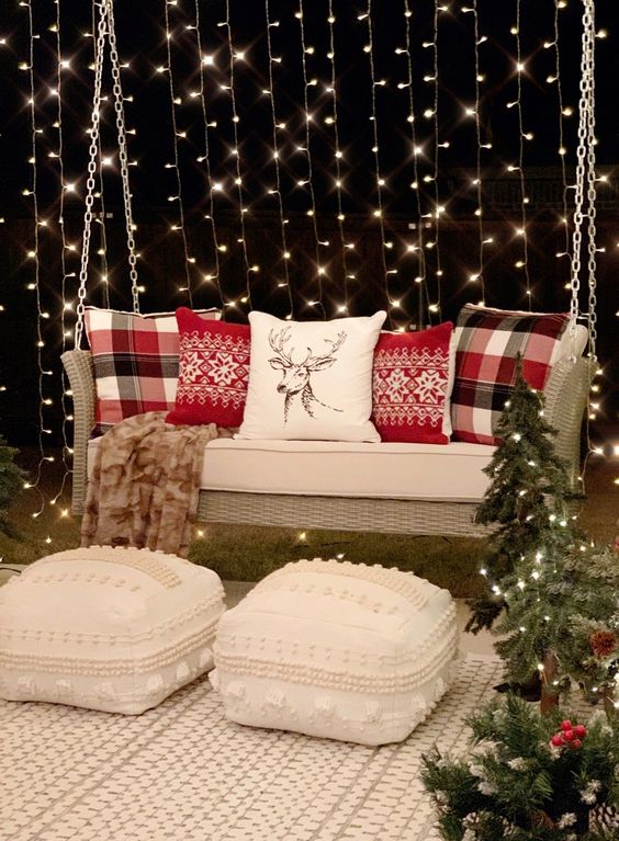 outdoor Christmas decor with simple Icicle lights