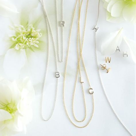 Charming necklace: heartfelt gift idea for her