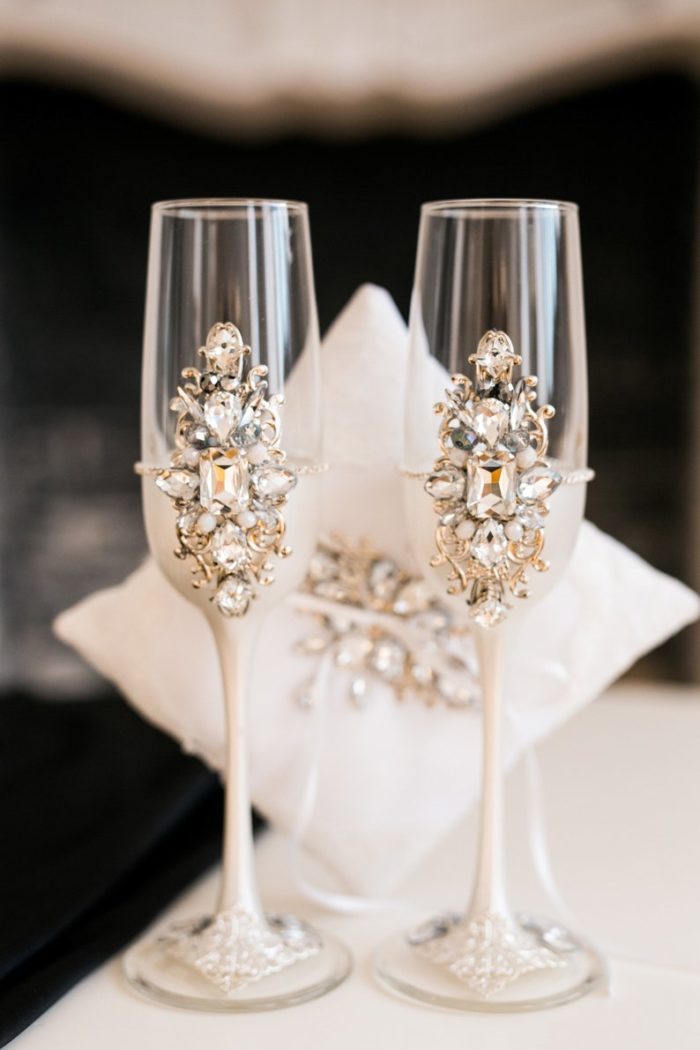 Give Champagne Flutes As Luxury Wedding Gifts For Couples