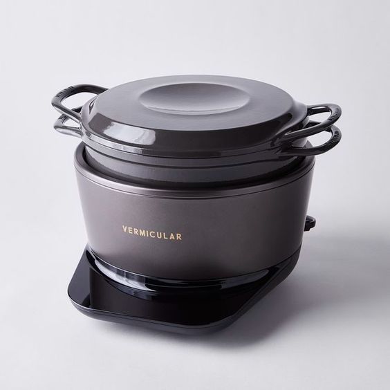 New Couples will Love this Cute Crockpot Wedding Gift