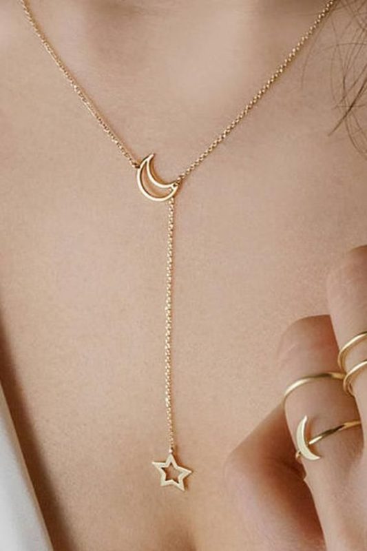  Top 10 Valentine Gifts For Girlfriend - Moon And Stars Necklace