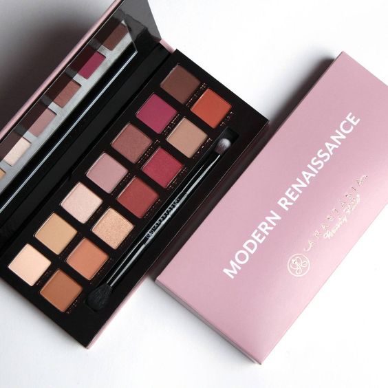 Romantic Valentine'S Day Gifts For Girlfriend - Anastasia Eyeshadow With Favorite Pieces