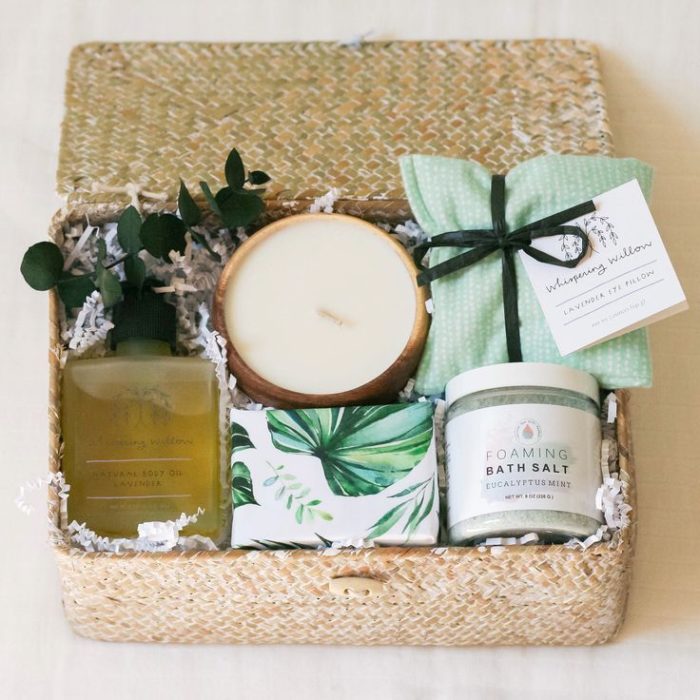 Romantic Valentine'S Day Gifts For Girlfriend - Organic Basket With Silk Pillowcases