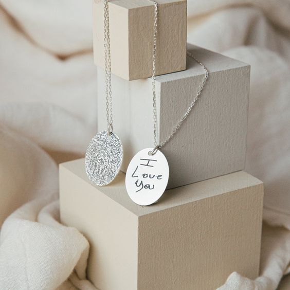 Best Personalized Gifts For Mom