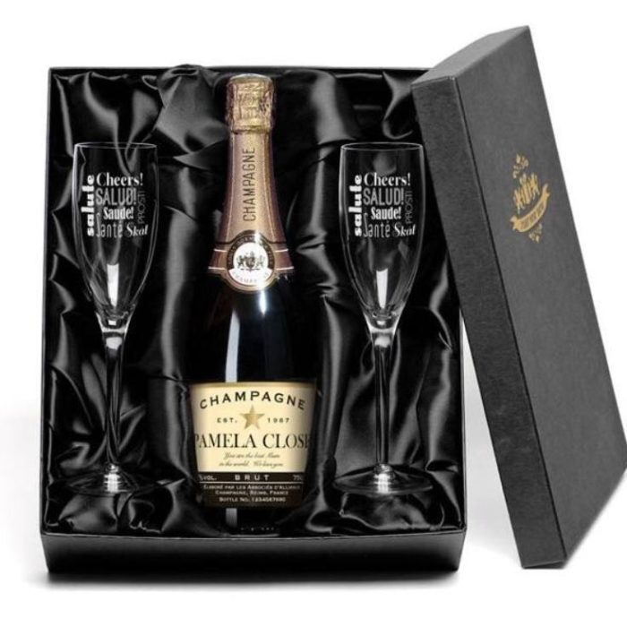 Give Champagne Set Box As Gifts For Newly Married Couple