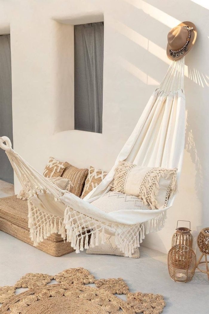 Give Woven Hammock As Gifts For Newly Married Couple