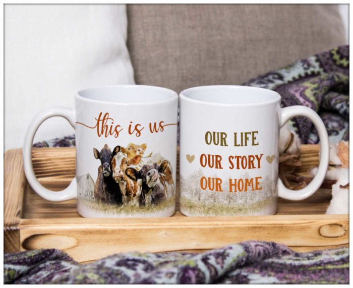 Give Mugs as personalized wedding gifts for guests.