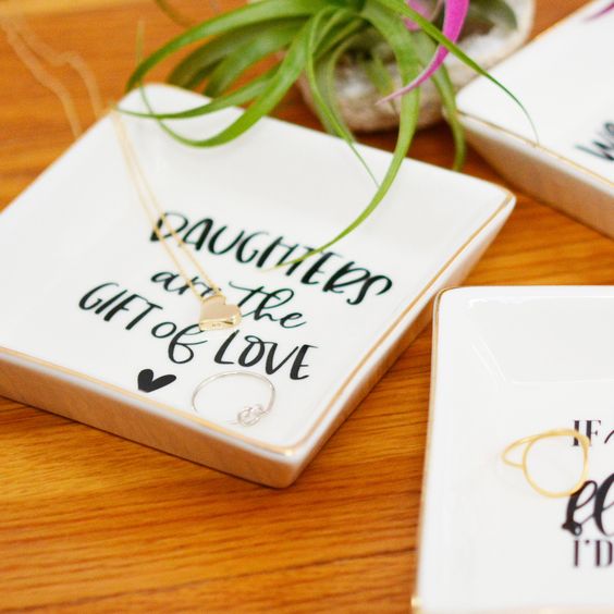 https://images.ohcanvas.com/ohcanvas_com/2021/12/28015728/valentine-gifts-for-daughter-14.jpg