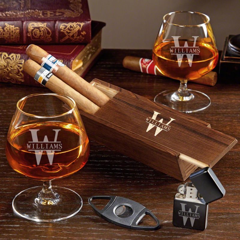 Give Cigars Set as personalized groom gifts from bride. 