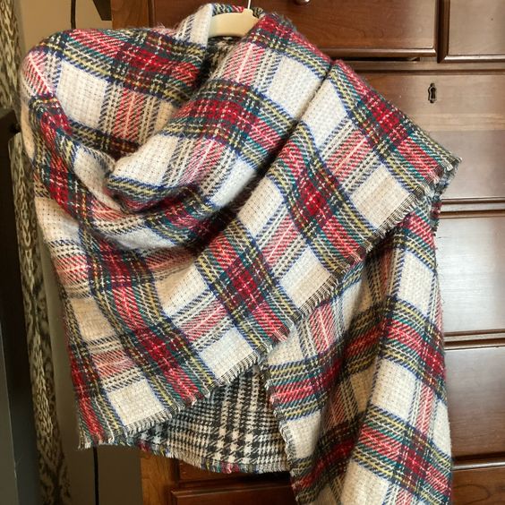 Aerie Fuzzy Plaid Scarf - Valentine's day gift for sister