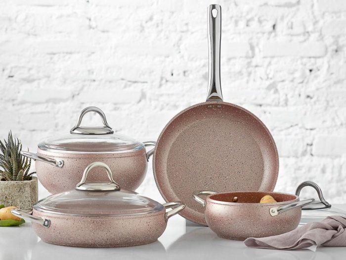 Cookware Set - Wedding gifts for a sister.