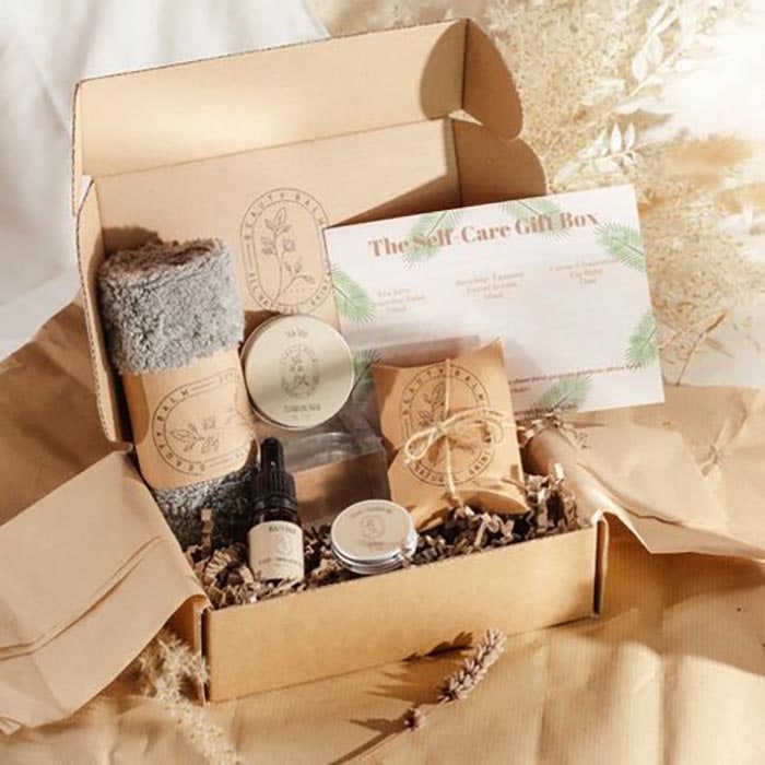 Self-care box for her. Pinterest photo