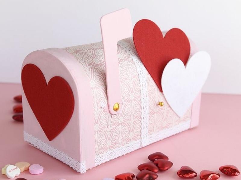 Valentine’s Day Mailbox for valentine gifts for grandkids
