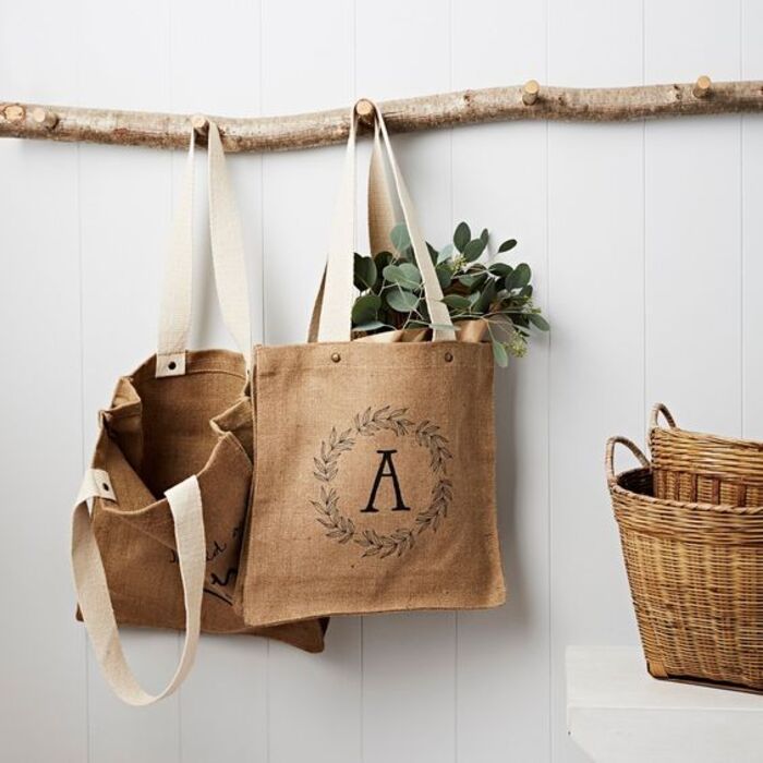 Custom tote bag for your companions. Pinterest photo