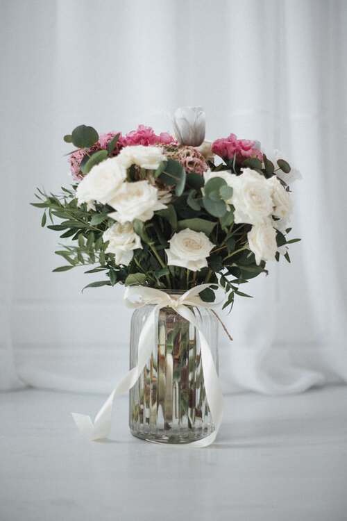 fresh flowers - valentine's days gift for coworkers. Source: Pinterest