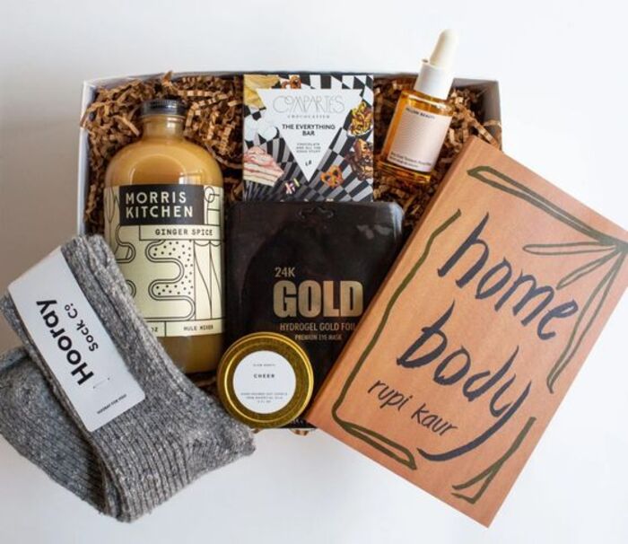 Thoughtful body care set for valentine's day that make coworker smile. Source: Pinterest