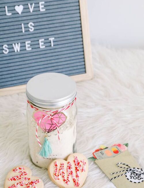 Lovely mason jars for coworkers. Pinterest photo 