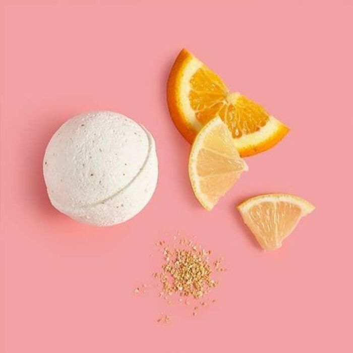 Fresh bath bombs: practical gifts for single mom