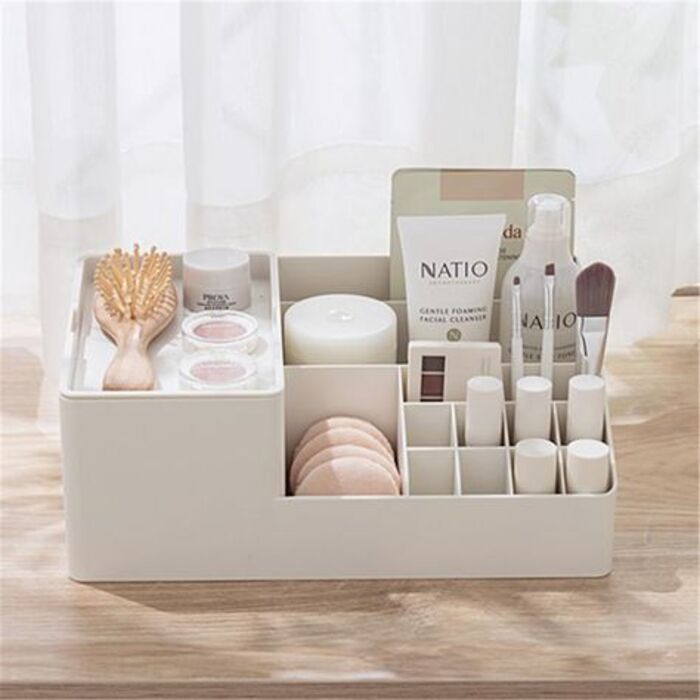 Cosmetics organizer: lovely present for single mother