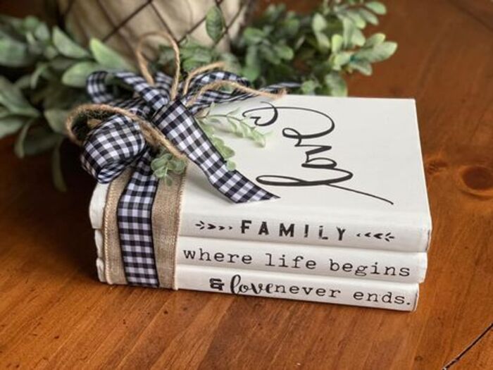Books as excellent gifts for single parent