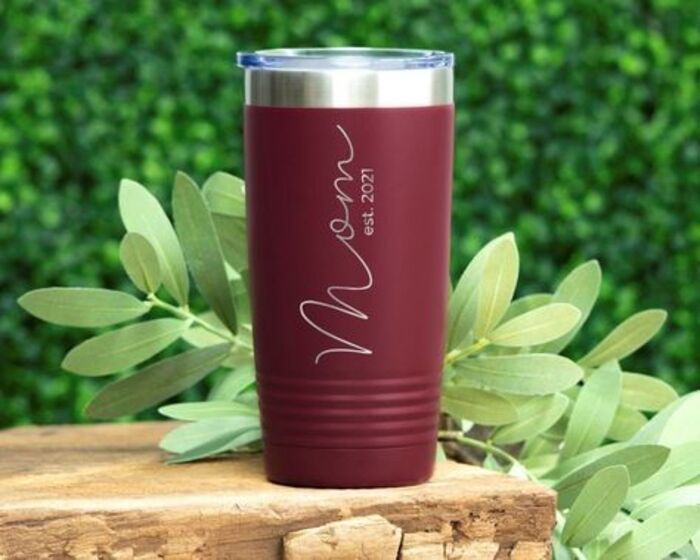 Custom tumbler for mom. Source: Pinterest