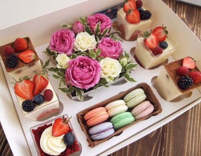 Dessert gift box for her