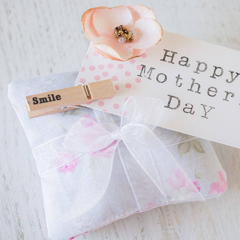 https://images.ohcanvas.com/ohcanvas_com/2022/01/16083647/Mothers-day-DIY-gifts-30.png