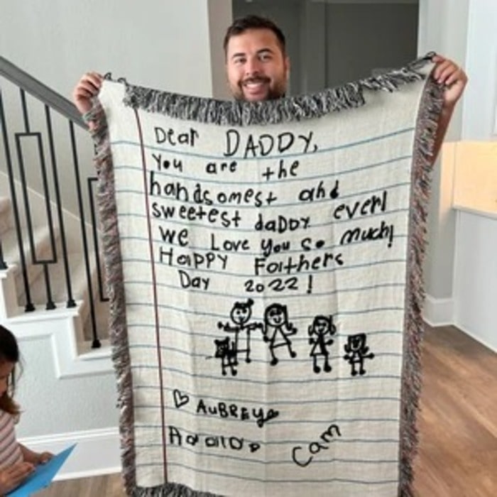 Letter blanket: best anniversary gift for parents