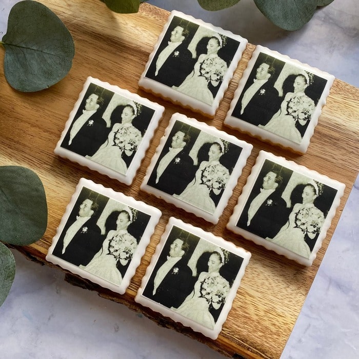 Photo cookies: perfect gift for mom and dad anniversary