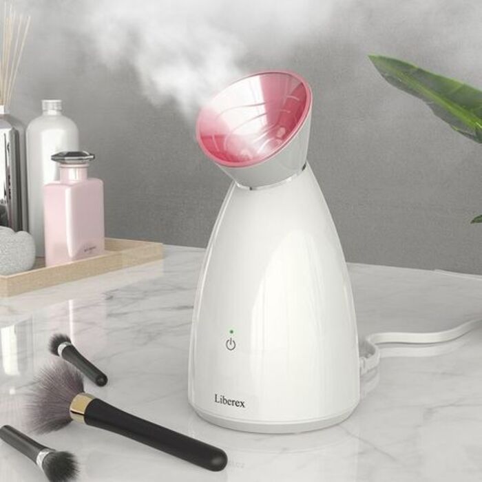 Face steamer - practical gift for your spouse