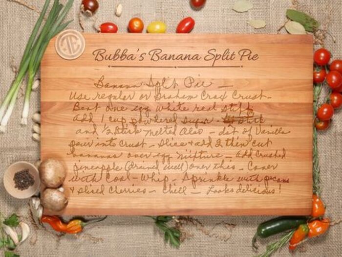 Recipe boards as custom cooking gifts for mom