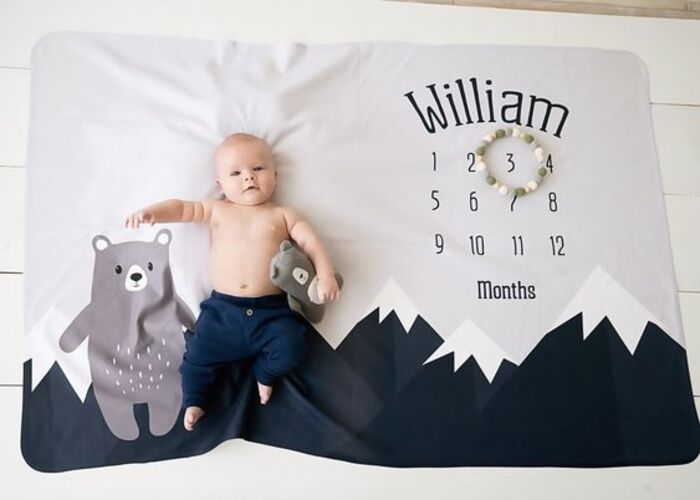 Milestone Blankets As Unique Baby Shower Gifts For Mom-To-Be