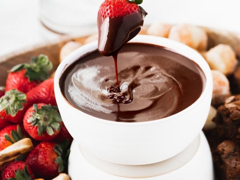 Chocolate Fondue for 6 month anniversary gifts for her