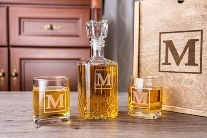 Whiskey decanter set - elegant wedding gift