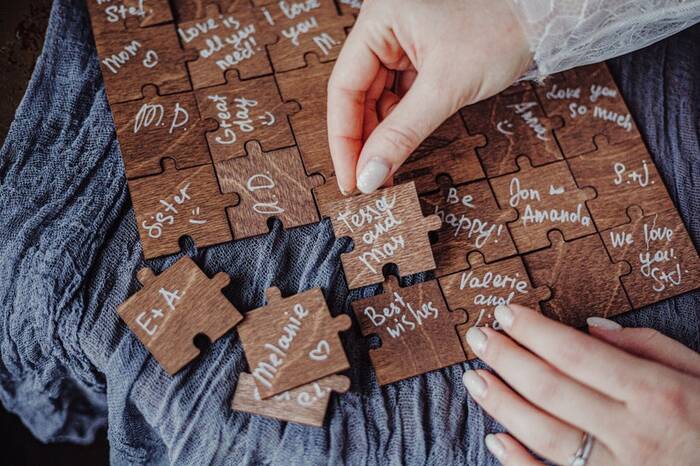 Puzzle Guest Book - last minute wedding gifts. 