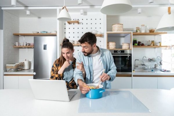 11 Kitchen Wedding Gifts for the Couple That Loves to Cook