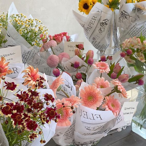 Long Distance Relationship Gifts For Her - Fresh Flowers Delivered To Their Door