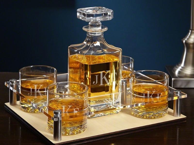 Classic Decanter Sets for ideas for groomsmen boxes