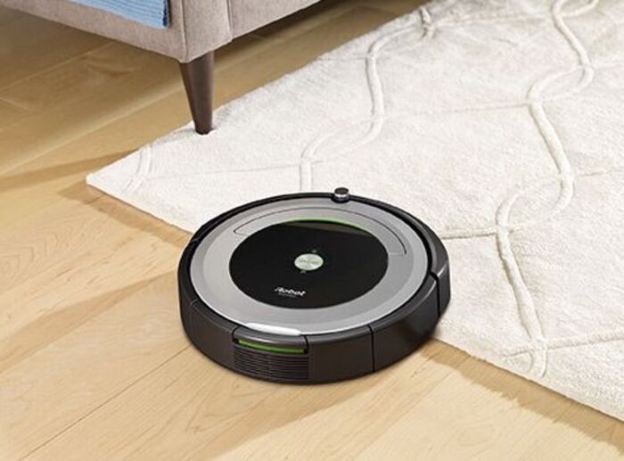 Roomba Robot: Expensive Gifts For Girlfriend