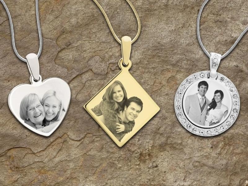 Photo Engraved Necklace for 7th wedding anniversary gifts for friends