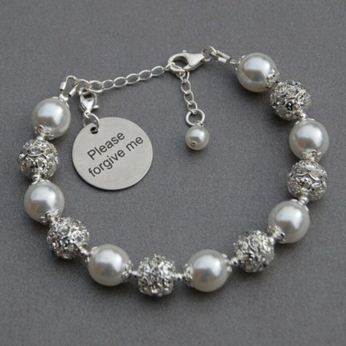 "Forgive me" bracelet: cool apology gifts for her