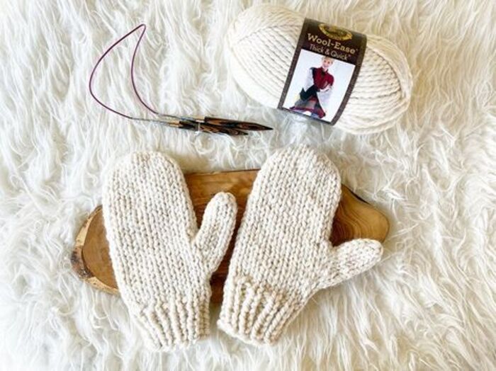 Knit mittens: simple gift for women