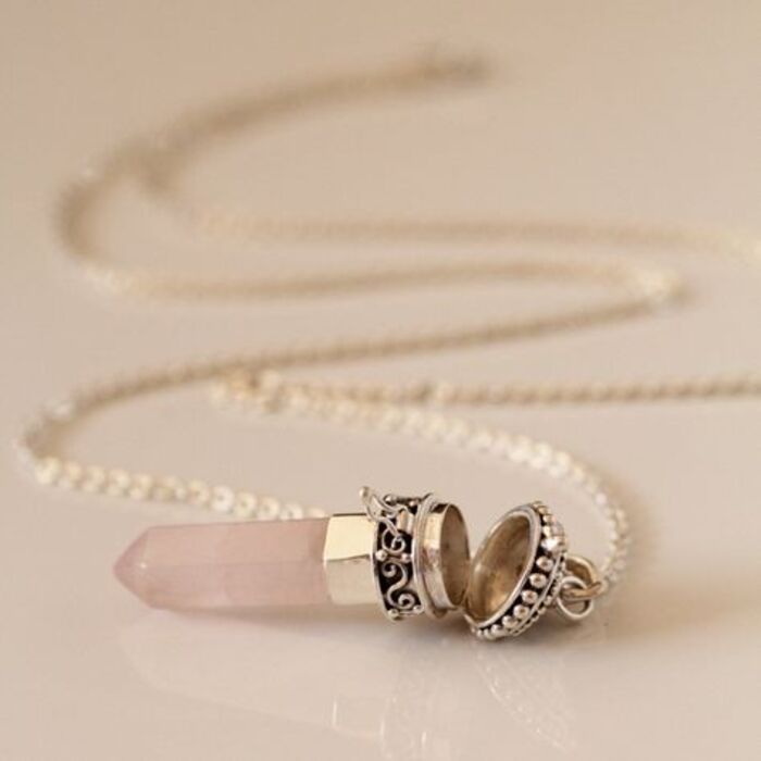 Rose quartz necklace: simple gift for her