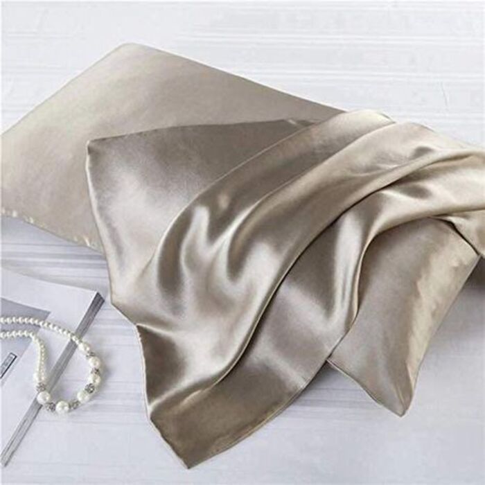 Silk pillowcase: simple present for girls
